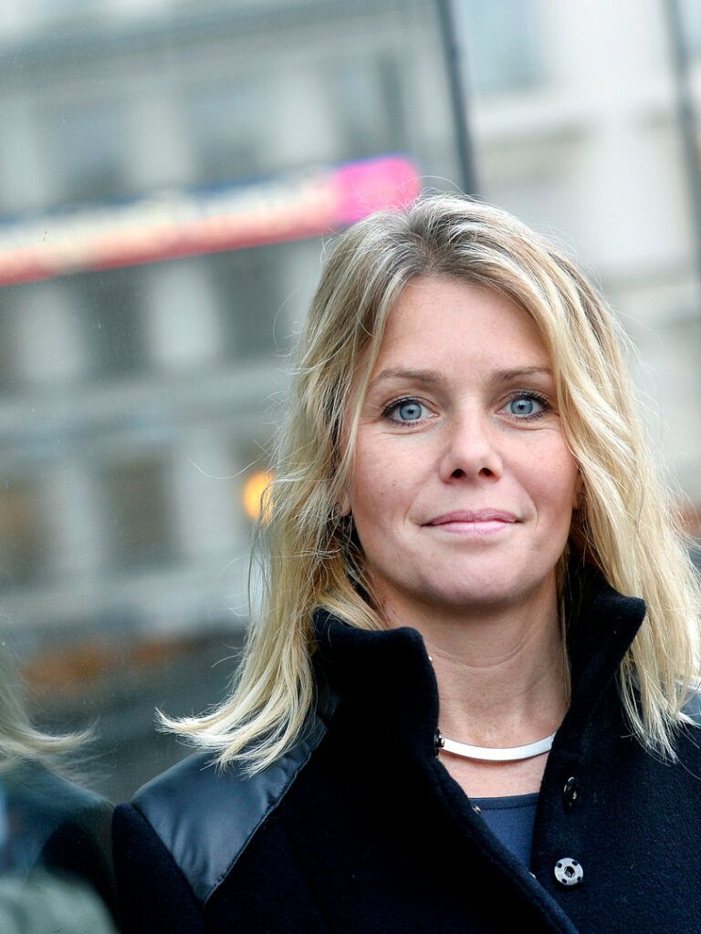 Photo of Pernilla Ramslöv outside